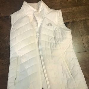 White reversible north face vest